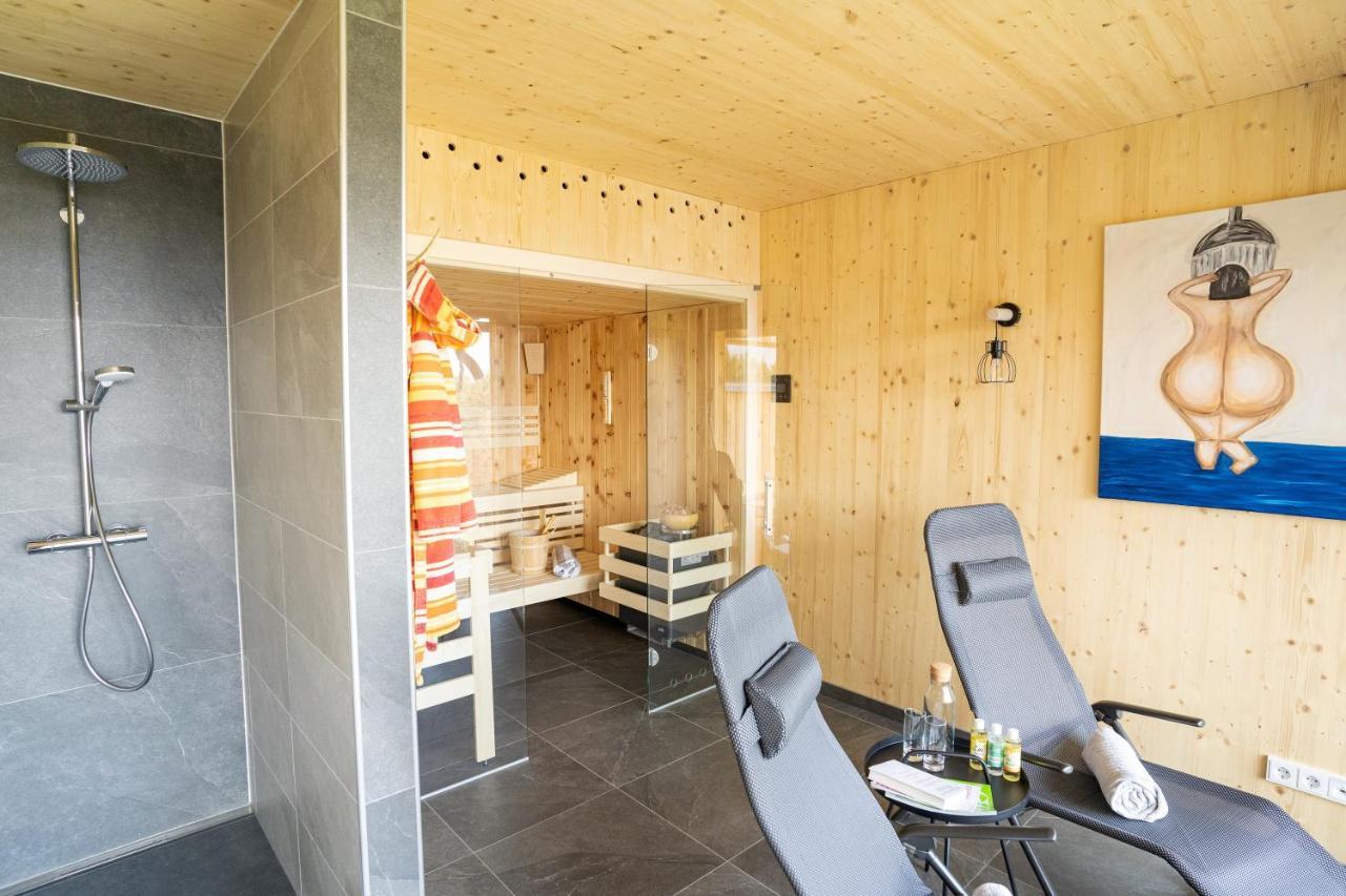 Holzhaus "Zum Schwarz'N" Appartement Aurach am Hongar Buitenkant foto