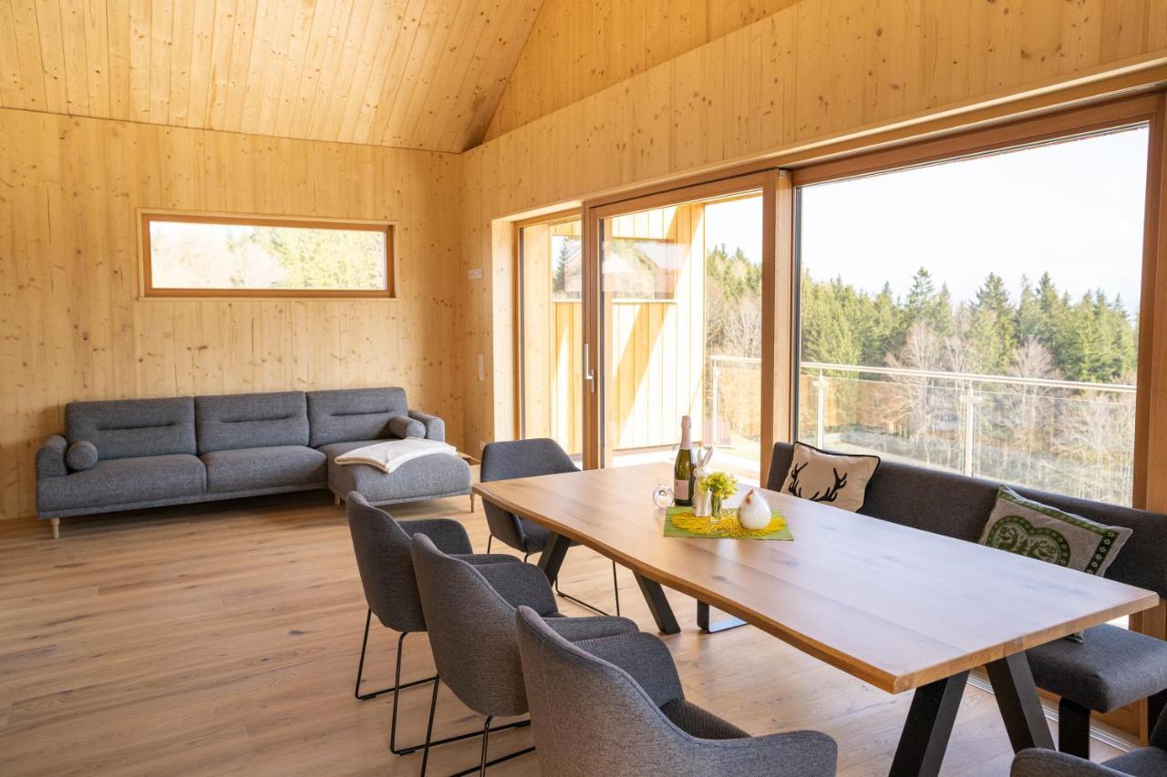 Holzhaus "Zum Schwarz'N" Appartement Aurach am Hongar Buitenkant foto