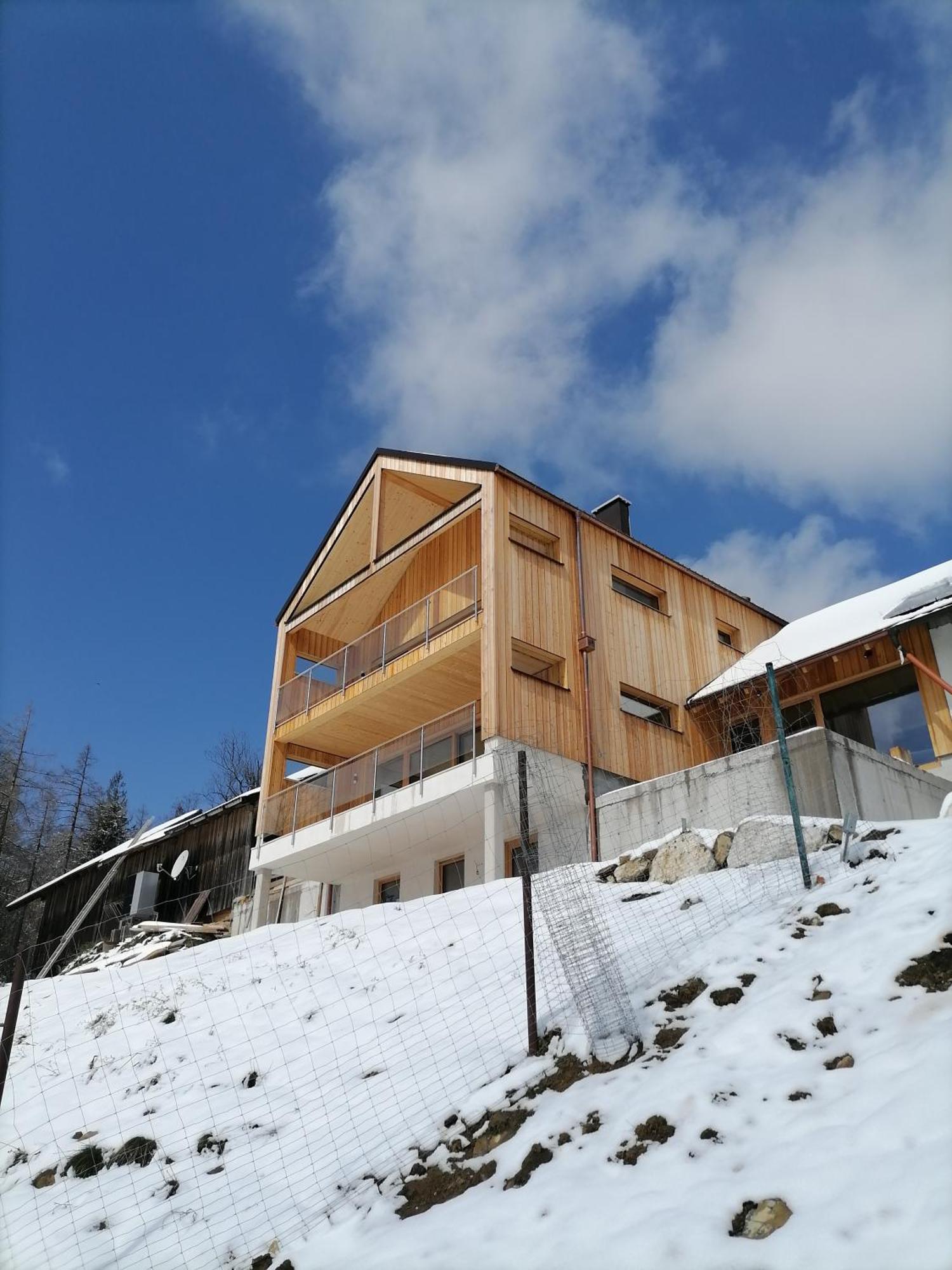 Holzhaus "Zum Schwarz'N" Appartement Aurach am Hongar Buitenkant foto