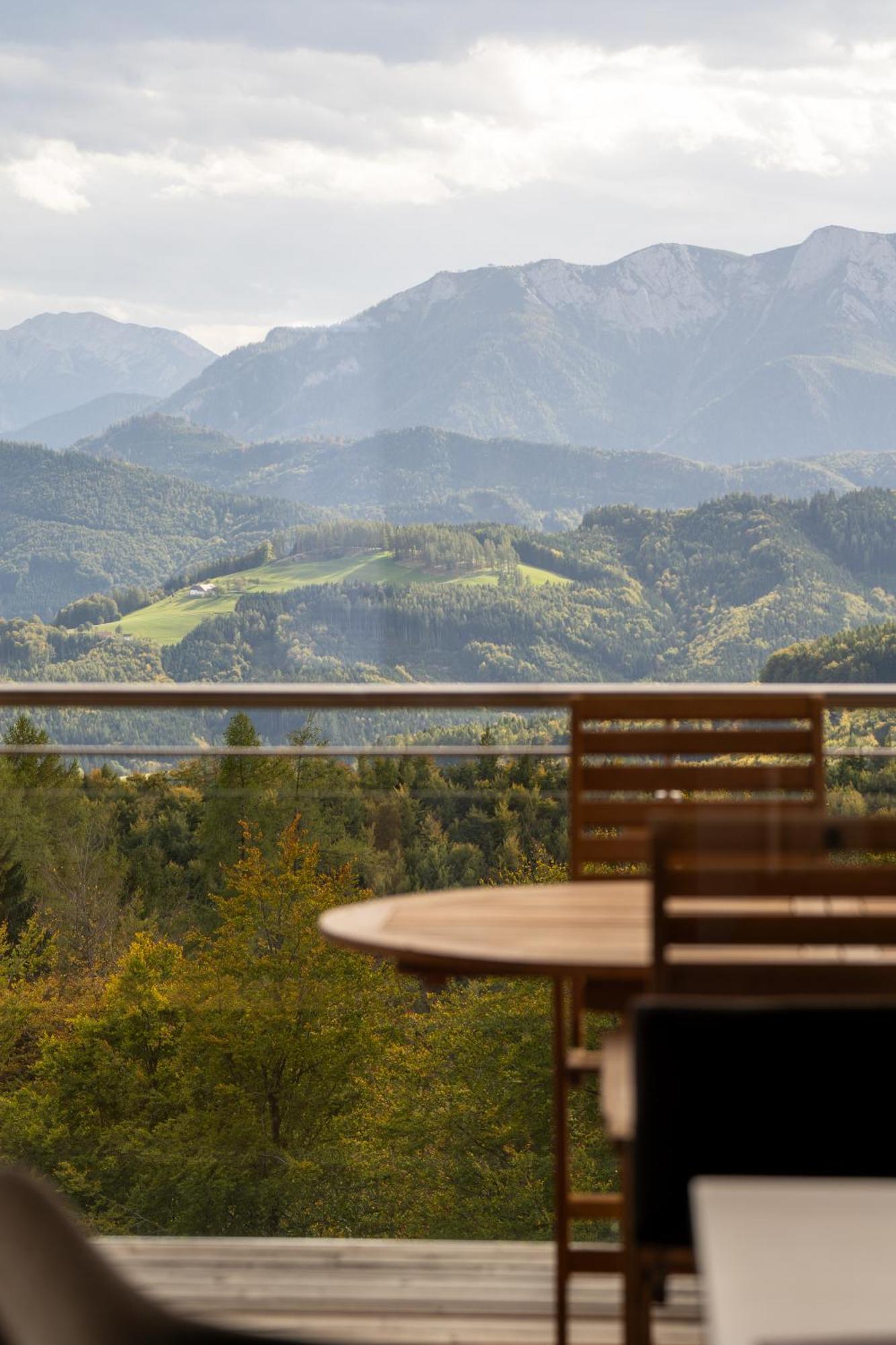 Holzhaus "Zum Schwarz'N" Appartement Aurach am Hongar Buitenkant foto