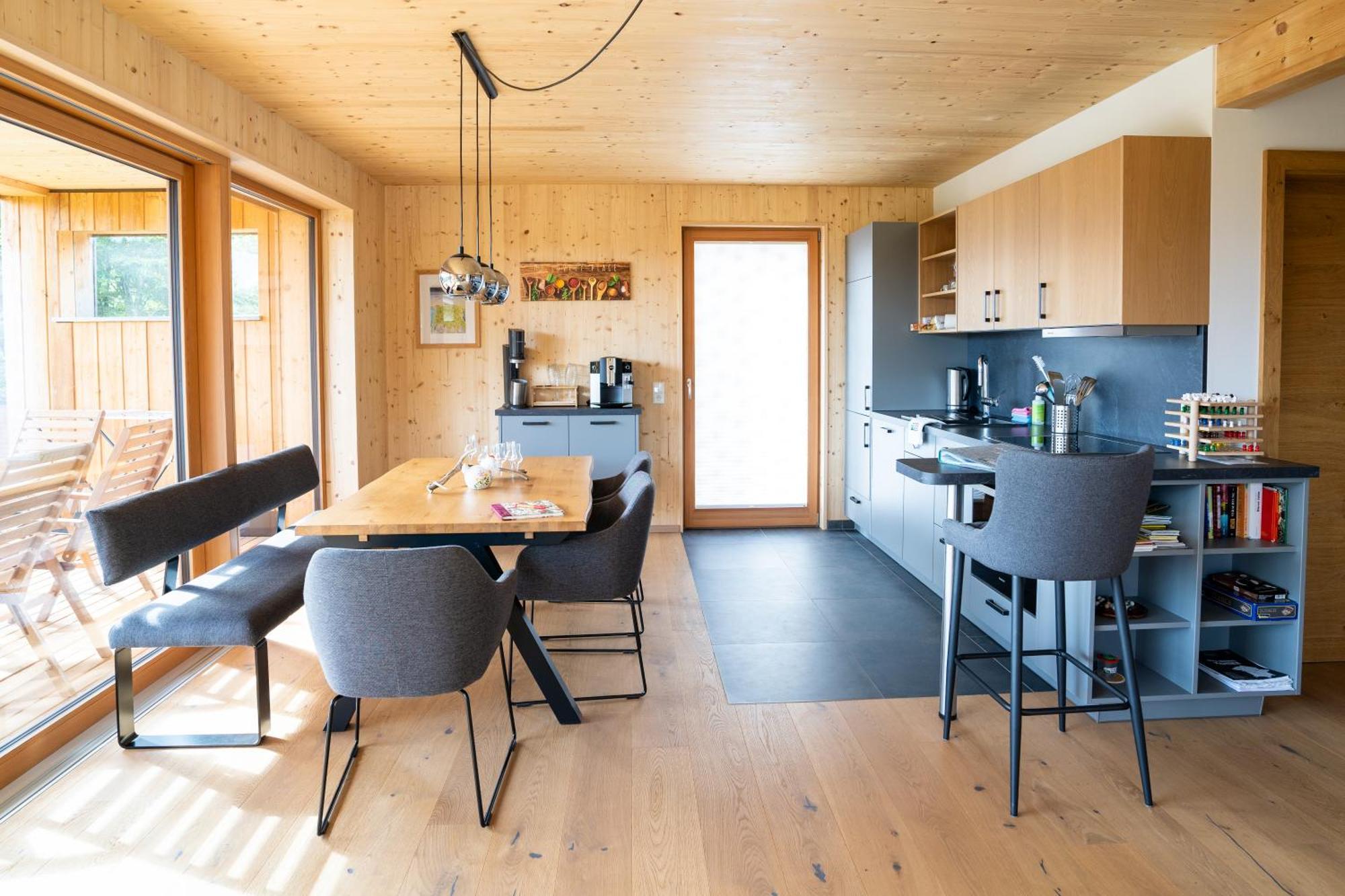 Holzhaus "Zum Schwarz'N" Appartement Aurach am Hongar Buitenkant foto