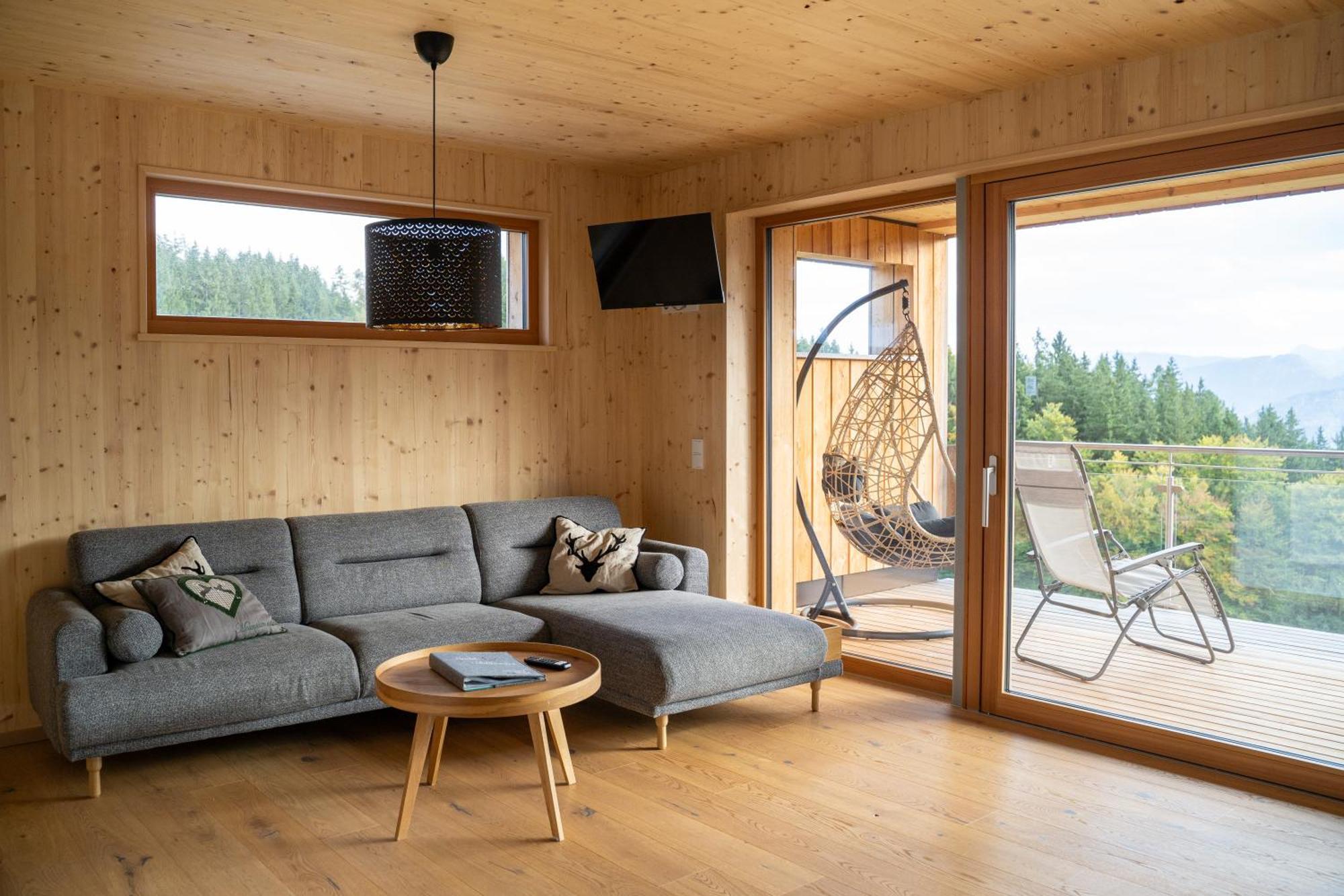 Holzhaus "Zum Schwarz'N" Appartement Aurach am Hongar Buitenkant foto