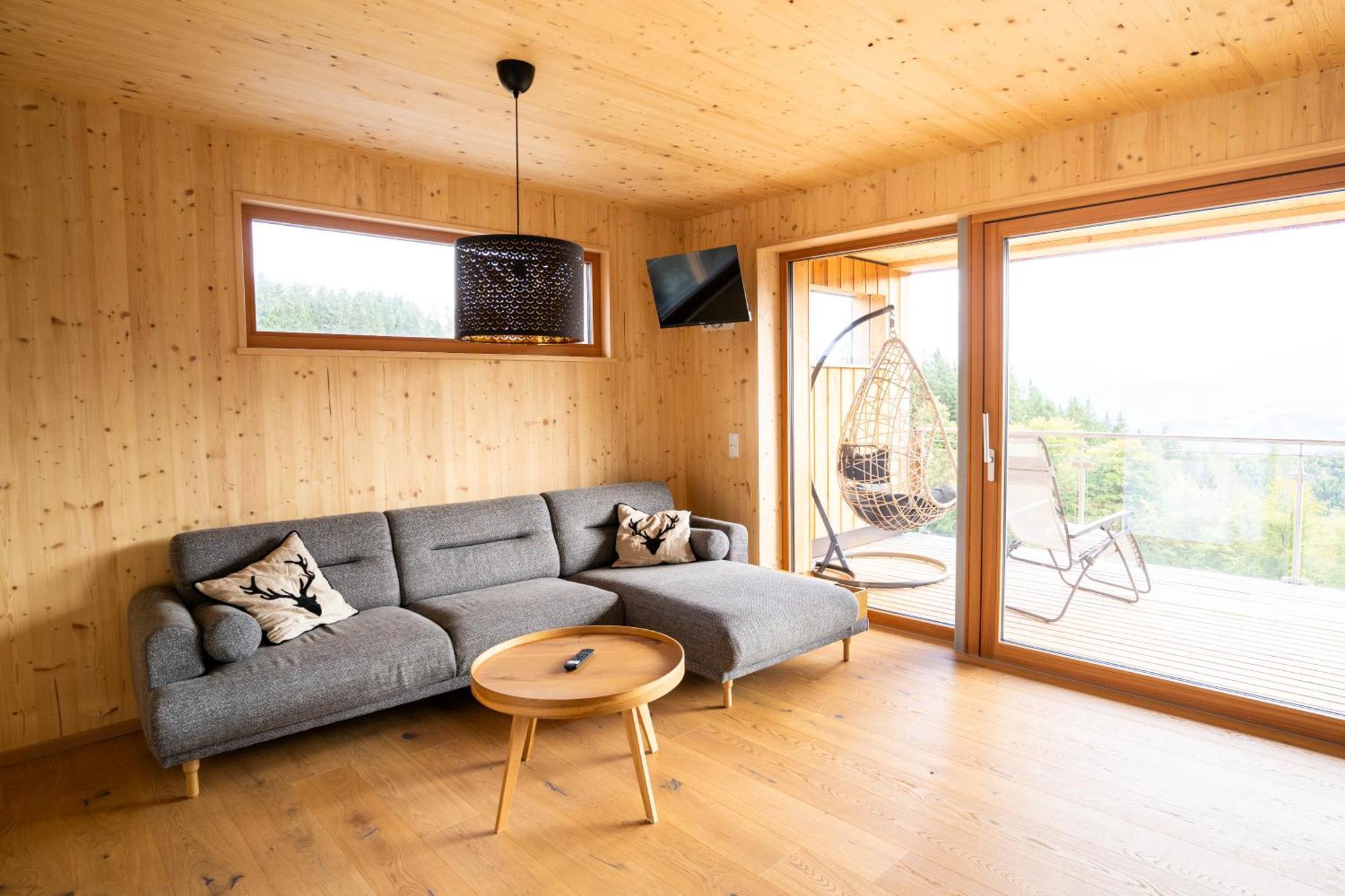 Holzhaus "Zum Schwarz'N" Appartement Aurach am Hongar Buitenkant foto
